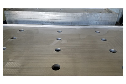 大型批量铝板铸铝和CNC加工